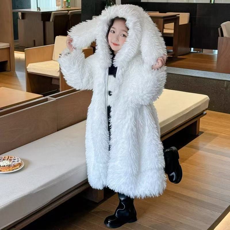 Dziewczęca kurtka futrzana jes – Baby X Clothing recenzja i cena