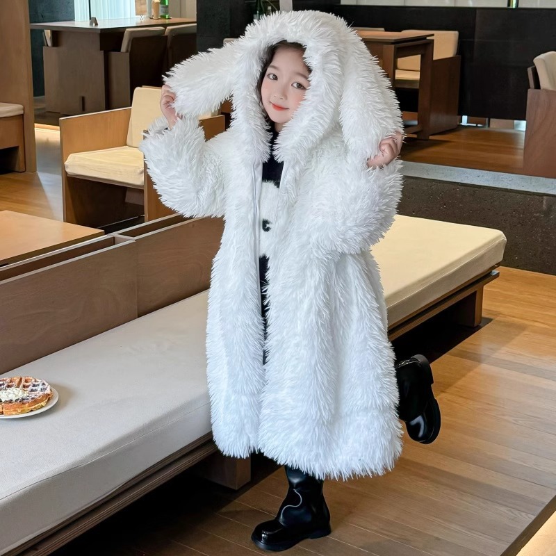 Jesienno-zimowy płaszczyk z fu – Baby X Clothing recenzja i cena