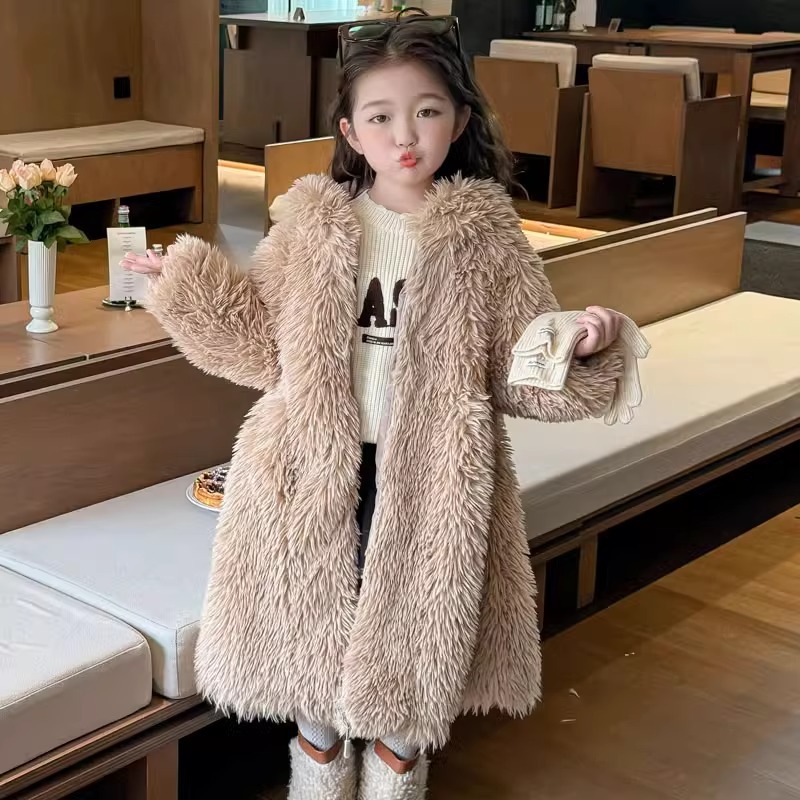 Jesienno-zimowy płaszczyk z fu – Baby X Clothing recenzja i cena